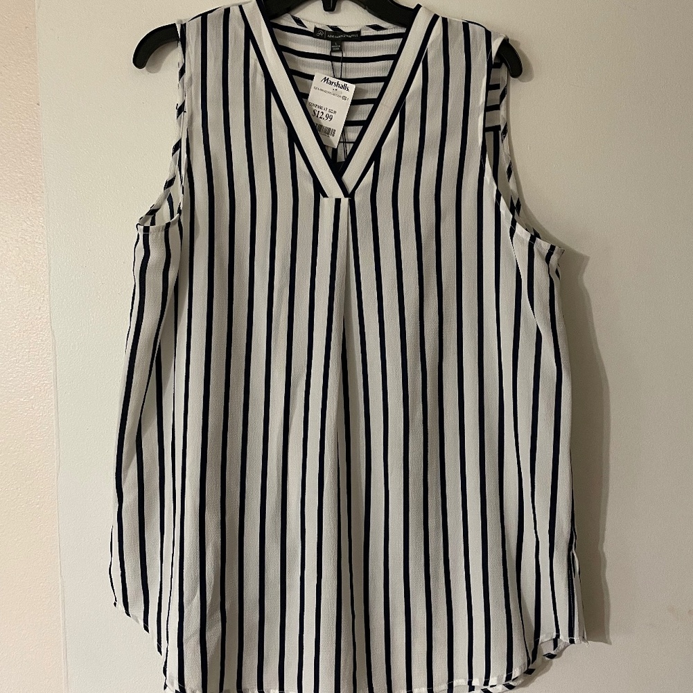 COPY - Sleeveless blouse